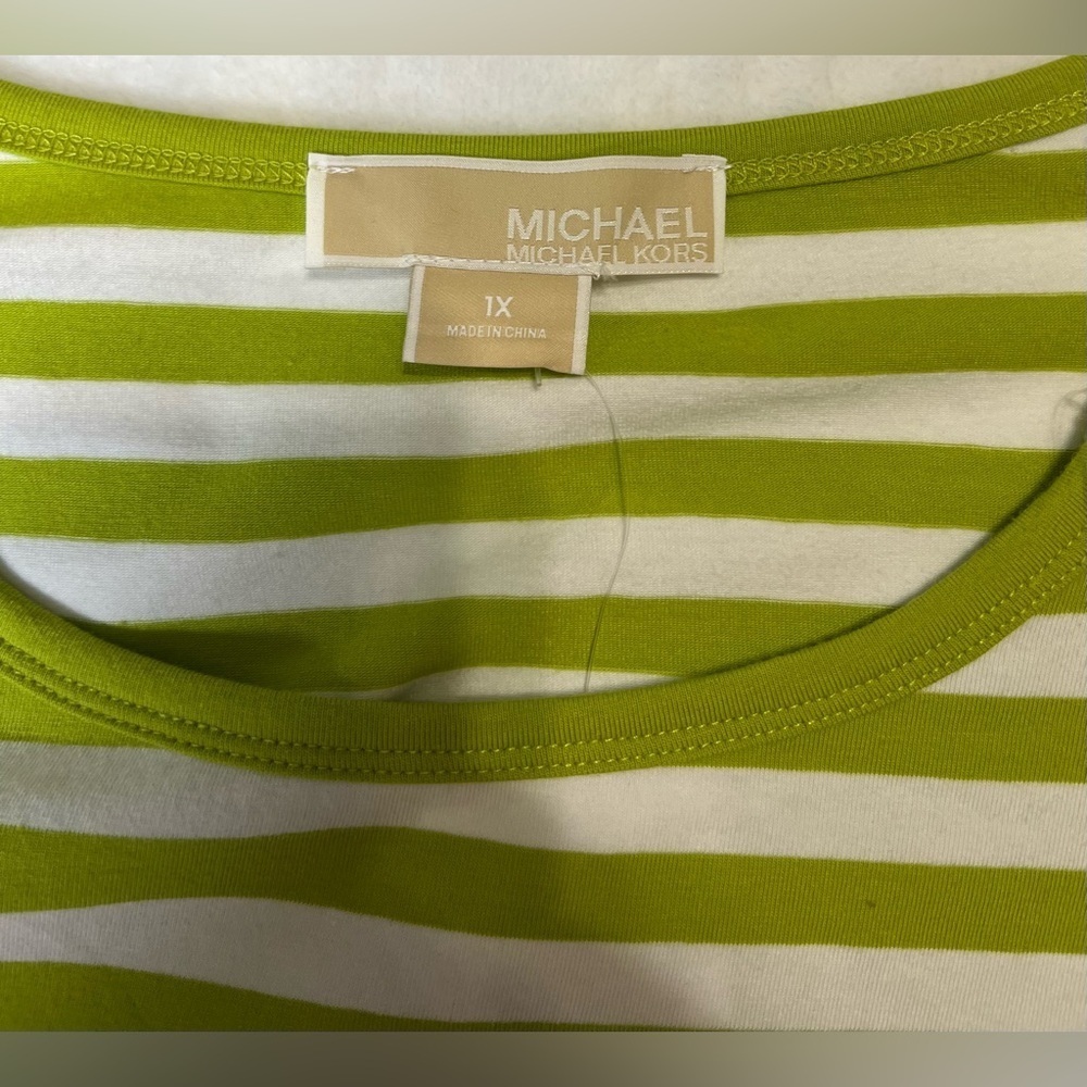 Michael Kors *NWT* 1X Women’s Lime Green & White Stripe short Sleeve Top - Picture 2 of 9